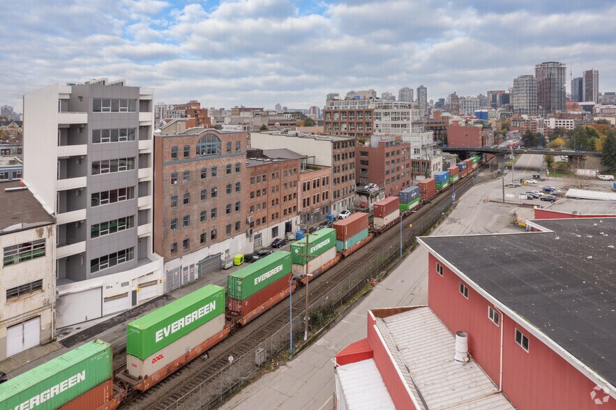 More Photos Of 339 Railway St, Vancouver Loft Creative Space For Lease