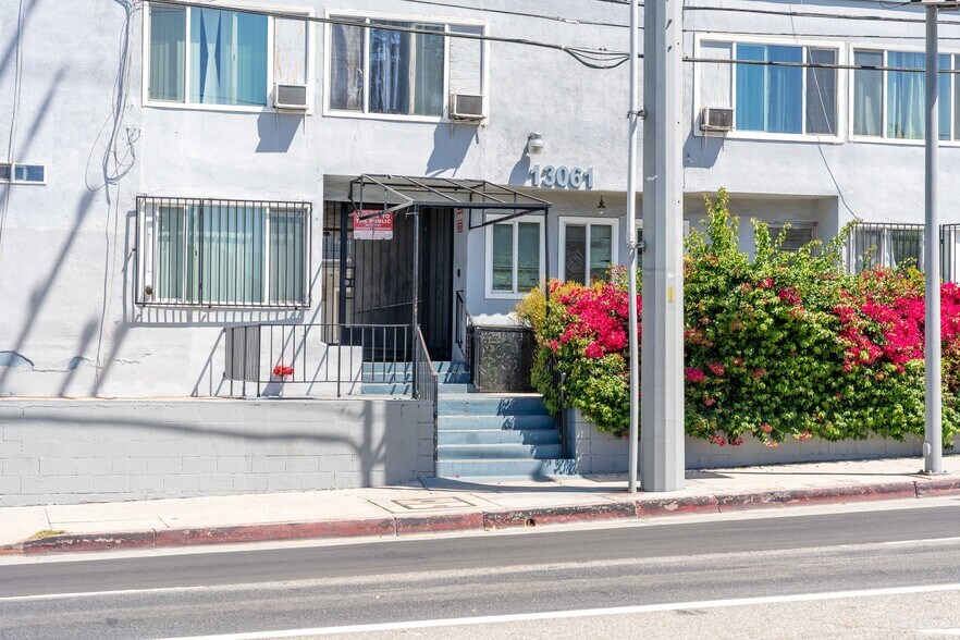 More Photos Of 13061 Vanowen St, North Hollywood Apartments For Sale