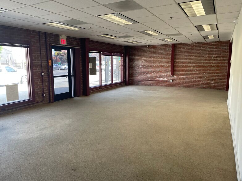 More Photos Of 22427 Meekland Ave, Hayward Self Storage For Lease