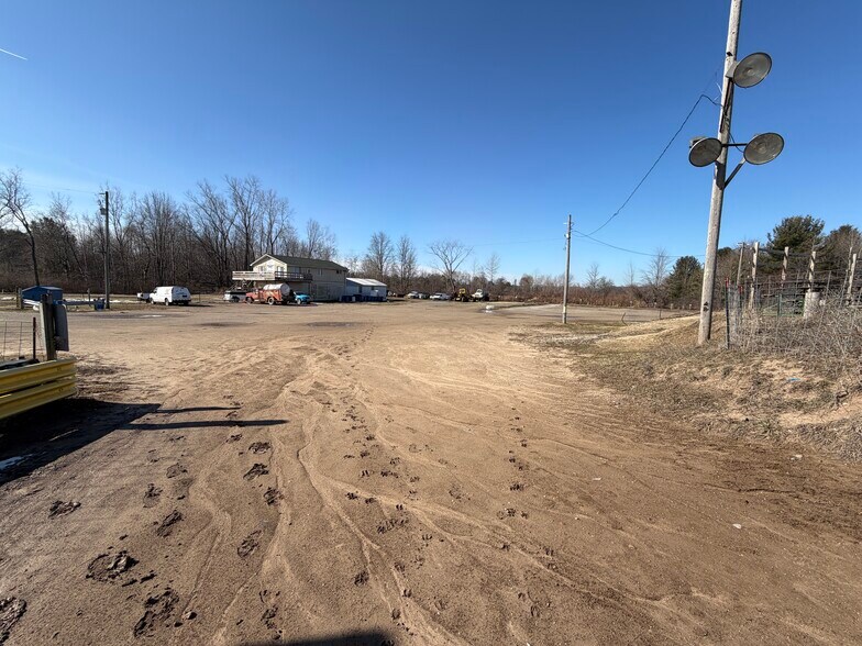 More Photos Of 350 W Riley Thompson Rd, Muskegon Sports And Entertainment For Sale