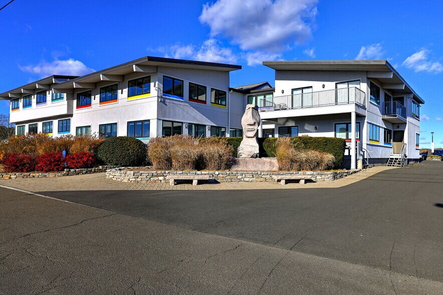 Primary Photo Of 530 Old Whitfield St, Guilford Office For Lease