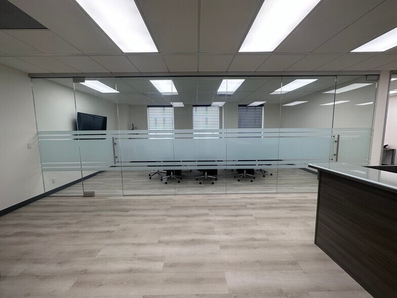 More Photos Of 2975 Wilshire Blvd, Los Angeles Office For Sale