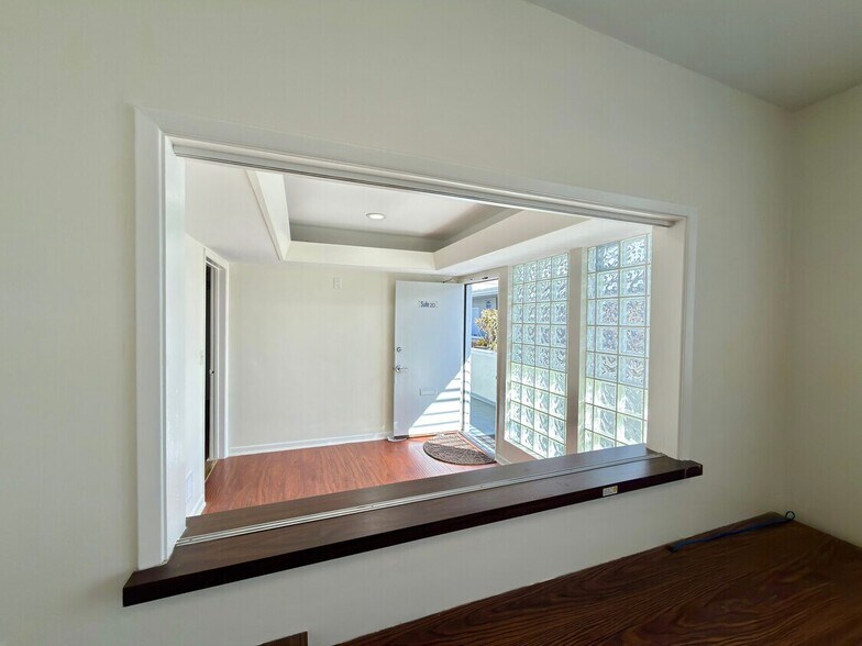 More Photos Of 15216 Vanowen St, Van Nuys Medical For Lease