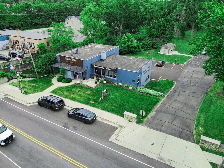 Primary Photo Of 14 E State St, North Aurora Sports And Entertainment For Lease
