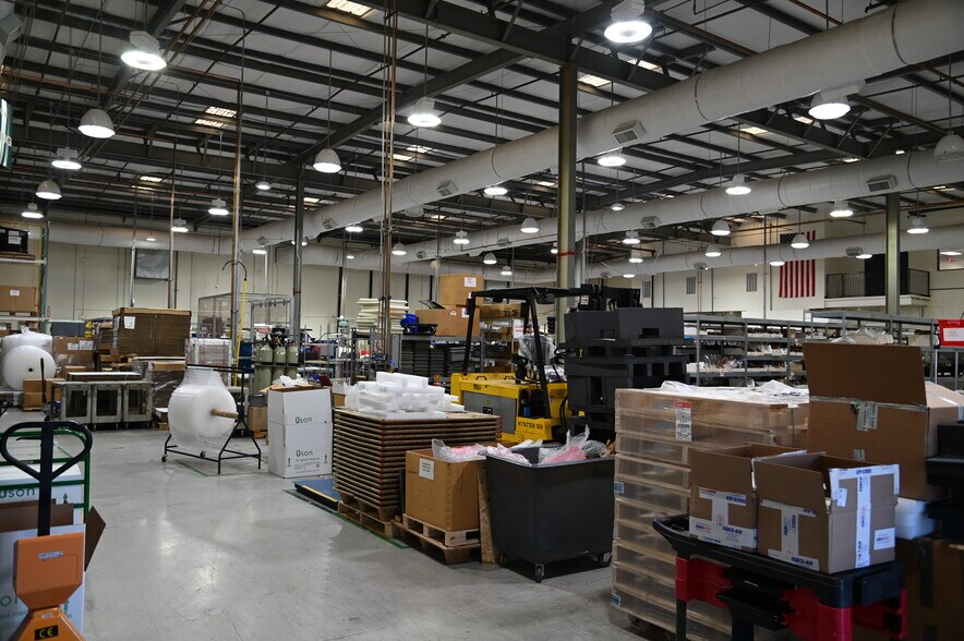 More Photos Of 8640 N Eldridge Pky, Houston Flex For Lease