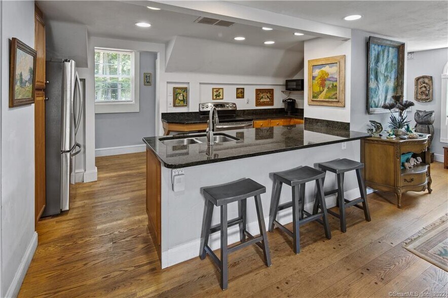 More Photos Of 4 Long Ridge Rd, Redding General Retail For Sale