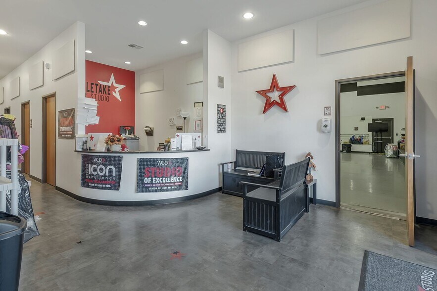 More Photos Of 6148 Precinct Line Rd, Hurst Storefront For Sale