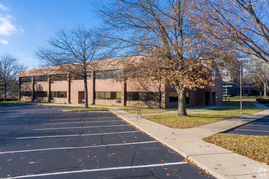More Photos Of 800 Corporate Dr, Lexington Office For Lease