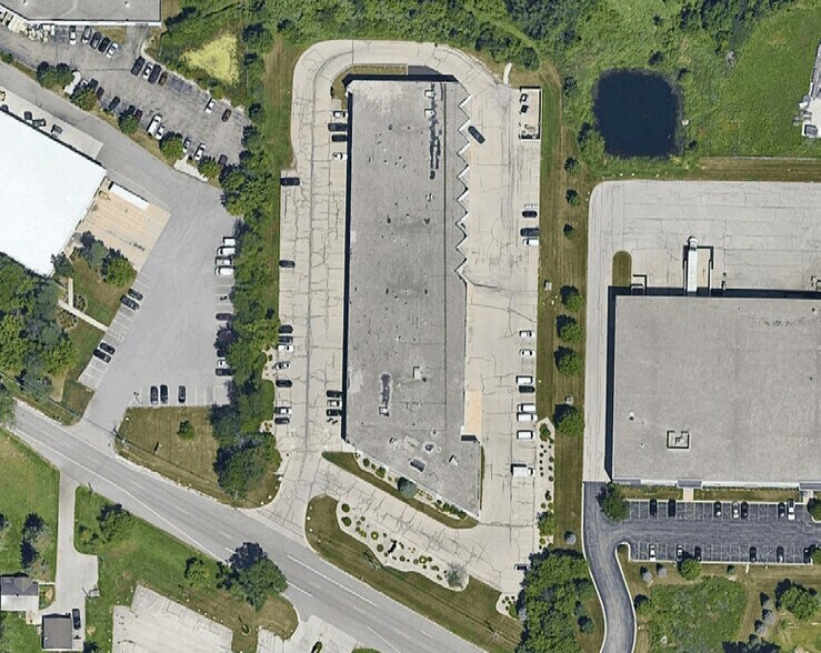 More Photos Of 1343 E Wisconsin Ave, Pewaukee Flex For Sale