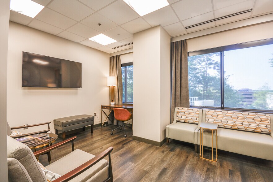 More Photos Of 900 S Shackleford Rd, Little Rock Office For Lease