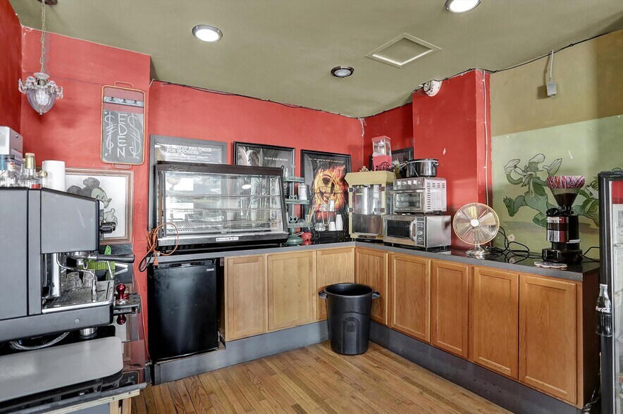 More Photos Of 111 S Walnut St, Edinburgh Theater Concert Hall For Sale
