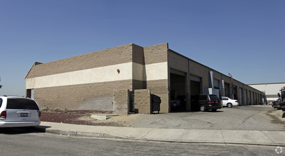 More Photos Of 870-898 W Rialto Ave, Rialto Service For Lease