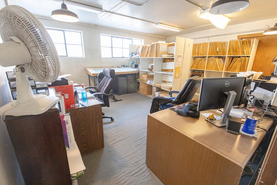 More Photos Of 130-134 N Madelia St, Spokane Manufacturing For Sale