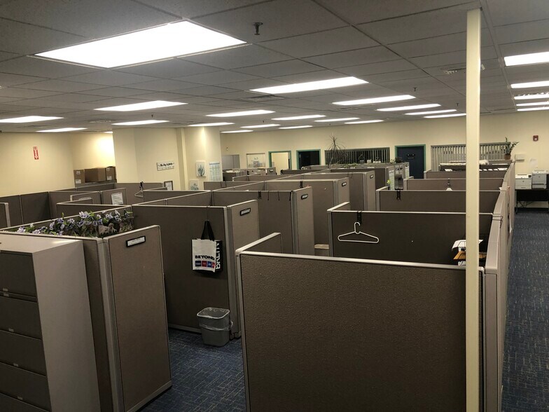 More Photos Of 745 64th St, Brooklyn Office For Lease