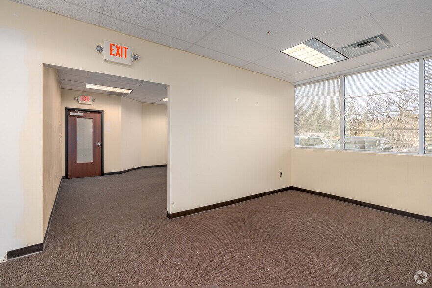 More Photos Of 5 Capital Dr, Harrisburg Office For Sale