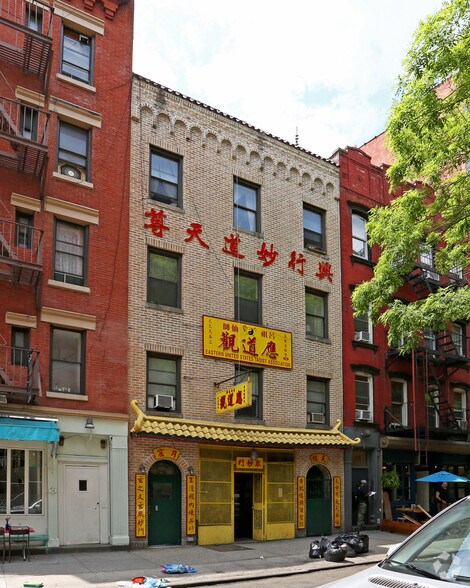 Primary Photo Of 16 Spring St, New York Apartments For Lease