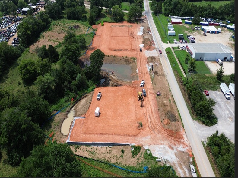 More Photos Of 2030 Morningside Dr, Fayetteville Light Distribution For Lease