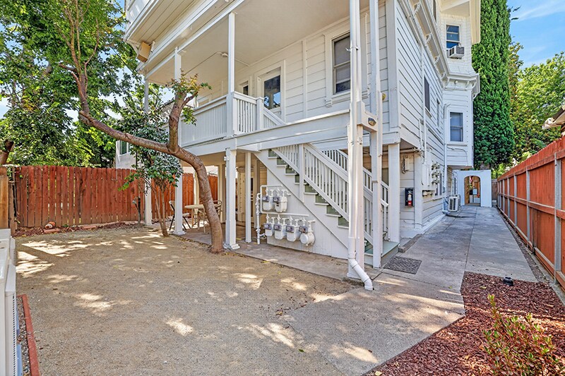 More Photos Of 2423 L St, Sacramento Apartments For Sale