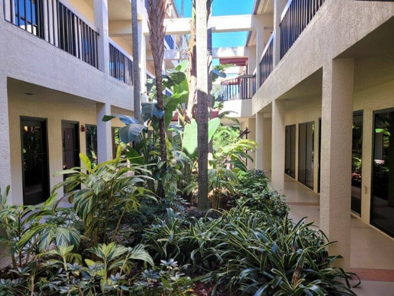 More Photos Of 801 Anchor Rode Dr, Naples Medical For Lease