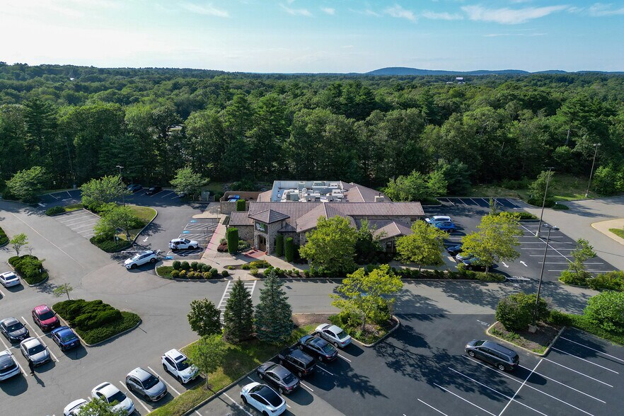 More Photos Of 401 Technology Center Dr, Stoughton Restaurant For Sale