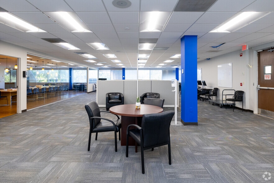 More Photos Of 10014 N Dale Mabry Hwy, Tampa Unknown For Lease