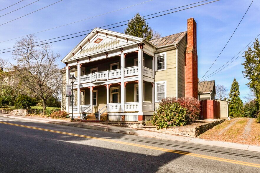 More Photos Of 173 Main St, Stanardsville Flex For Sale