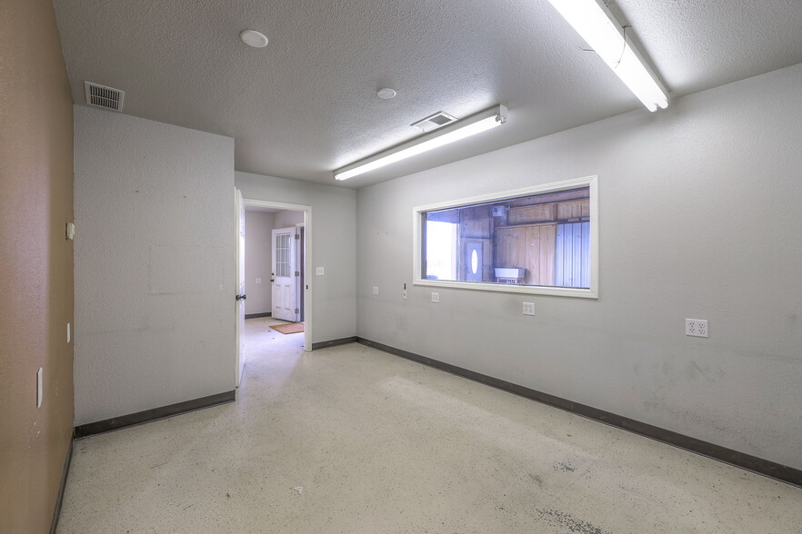 More Photos Of 17321 County Road 41, Archie Manufacturing For Sale