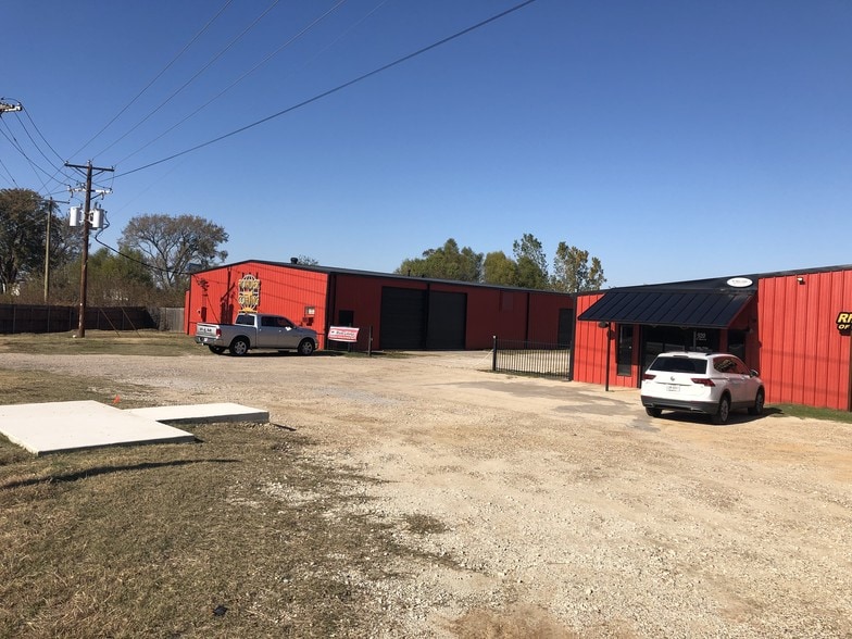 More Photos Of 920 W Mason St, Mabank Manufacturing For Sale