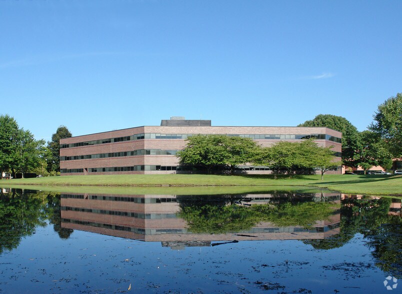 More Photos Of 500 Winding Brook Dr, Glastonbury Office For Lease