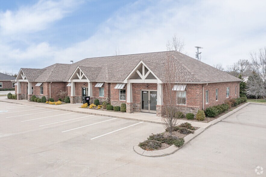 More Photos Of 2693 Townsend Ct, Clarksville Medical For Lease