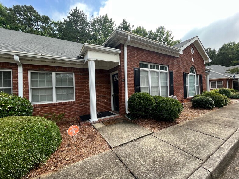 More Photos Of 500 Sun Valley Dr, Roswell Office For Lease