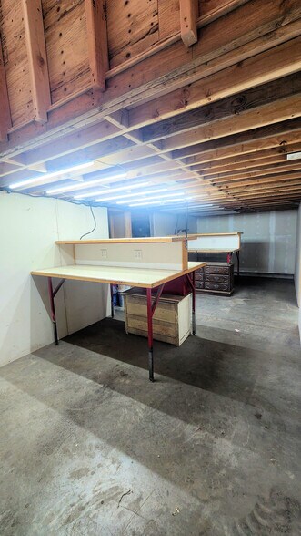 More Photos Of 2107 E Mead Ave, Yakima Manufacturing For Sale