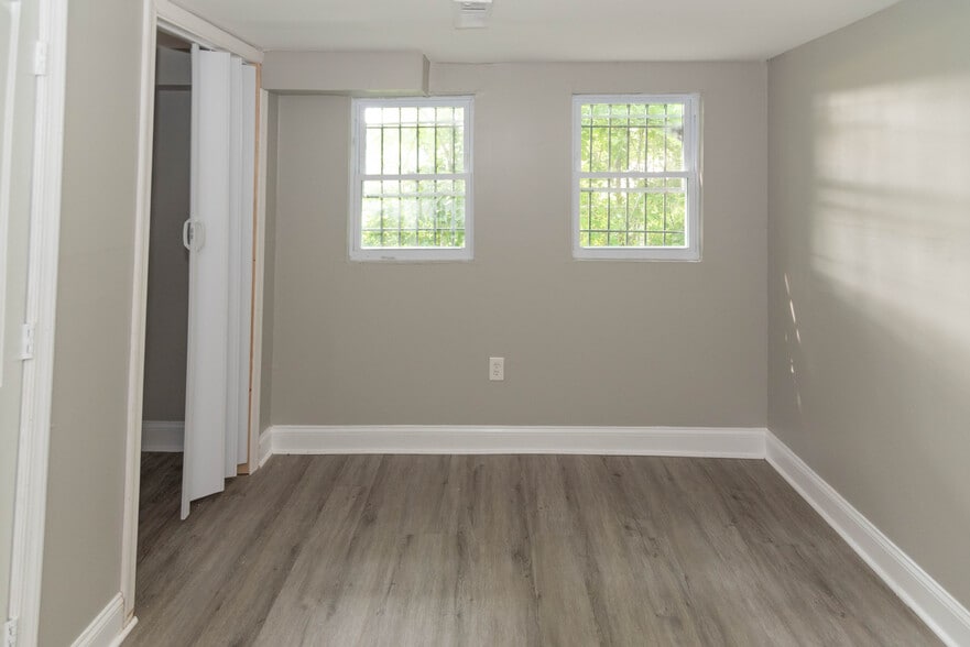 More Photos Of 332 S Franklintown Rd, Baltimore Apartments For Sale