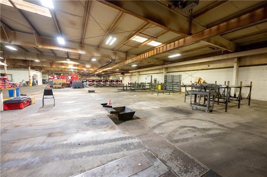More Photos Of 320 4th St, Blawnox Manufacturing For Sale