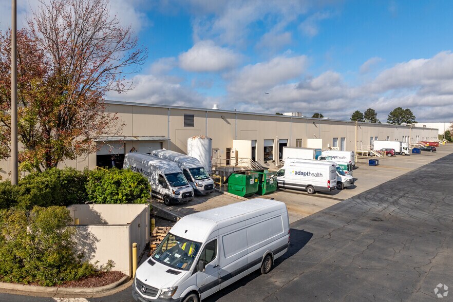 More Photos Of 2520 Whitehall Park Dr, Charlotte Light Manufacturing For Lease