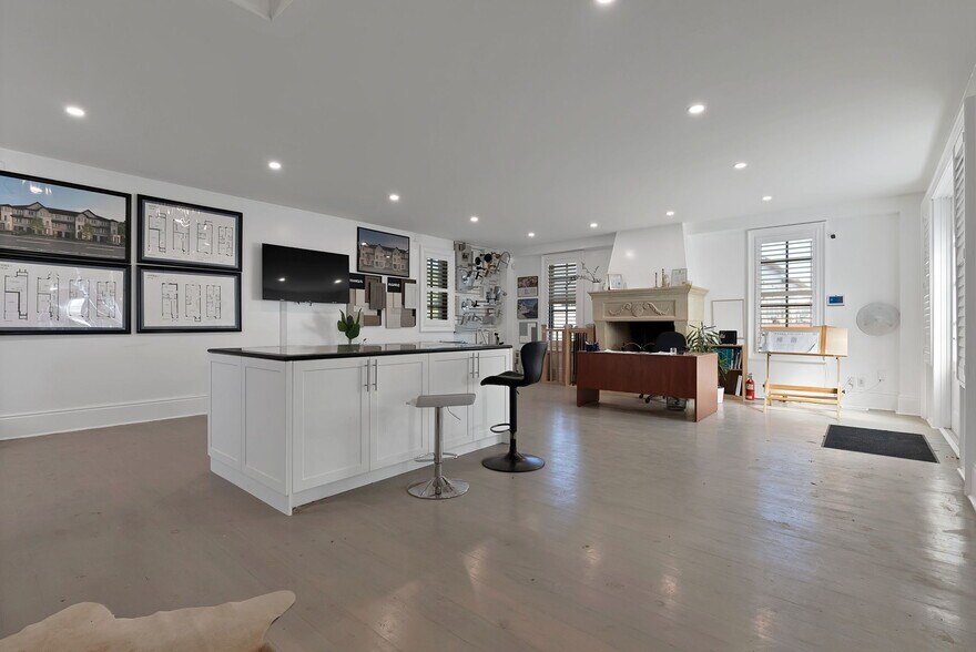 More Photos Of 780 Garden St, Whitby Office Residential For Sale