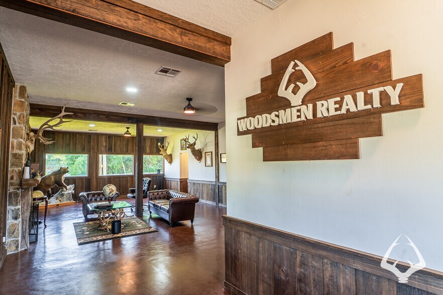 More Photos Of 205 N Wheeler Rd, Colmesneil Office For Sale