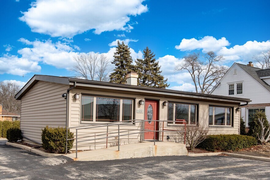 More Photos Of 1825 Roosevelt Rd, Wheaton Medical For Sale