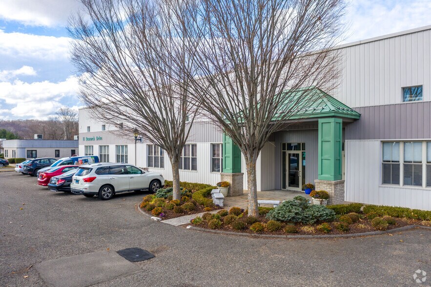 More Photos Of 11 Research Dr, Woodbridge Office For Lease