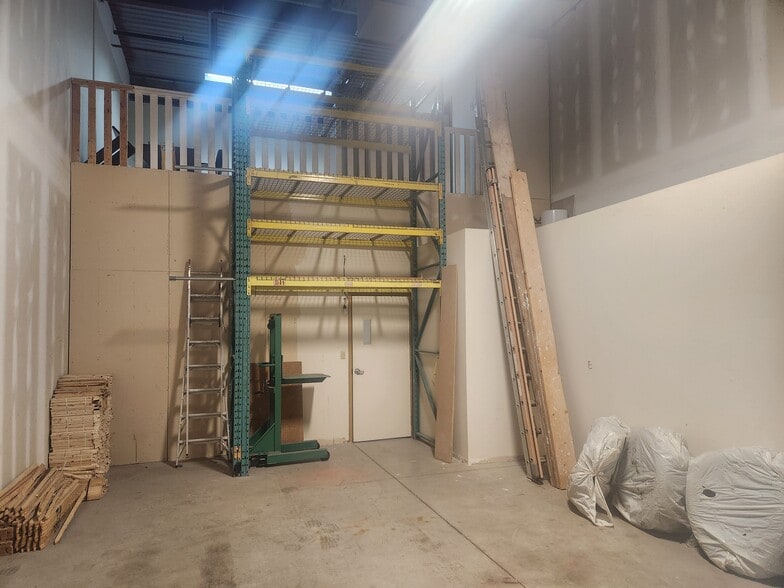 More Photos Of 7003 Steeles Ave W, Toronto Light Manufacturing For Lease