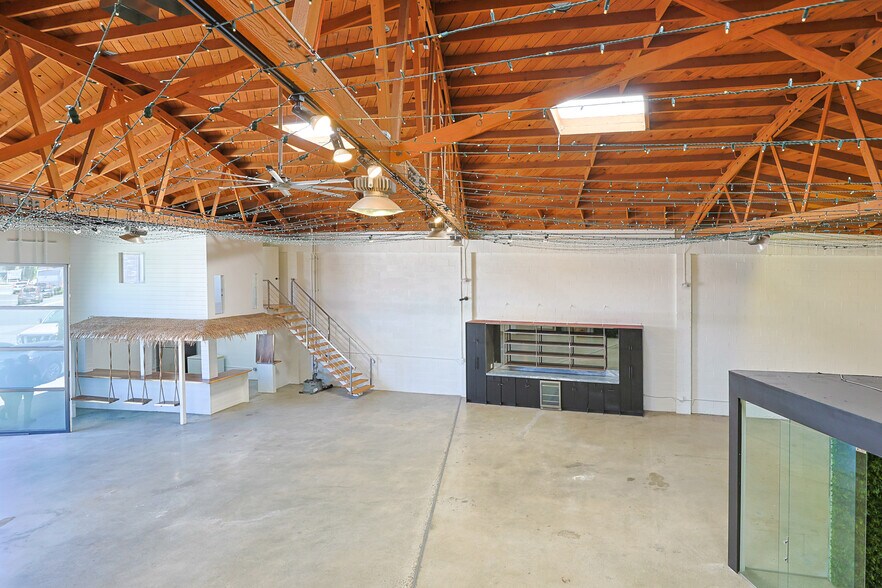 More Photos Of 5856 Adams Blvd, Culver City Flex For Lease