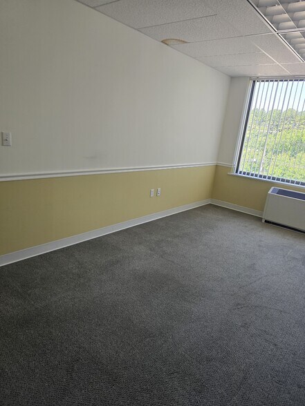 More Photos Of 201 Great Rd, Acton Office For Lease