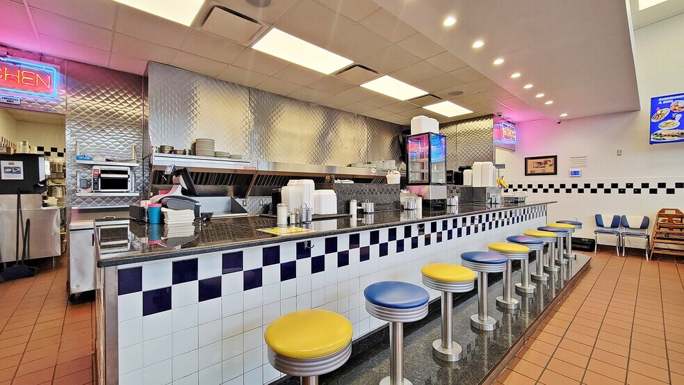 More Photos Of 5050 Langston Blvd, Arlington Restaurant For Sale