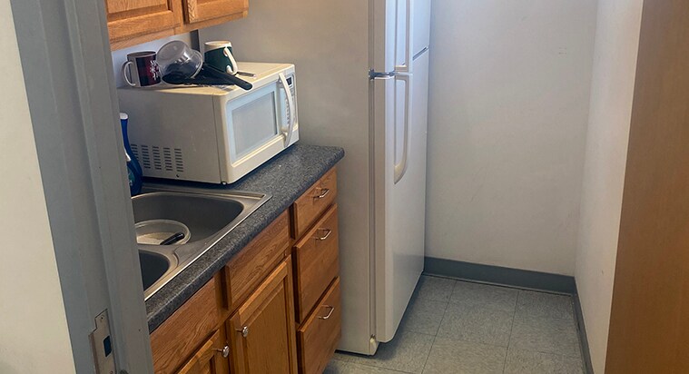 More Photos Of 1108 Dinneen St, Richmond Flex For Lease
