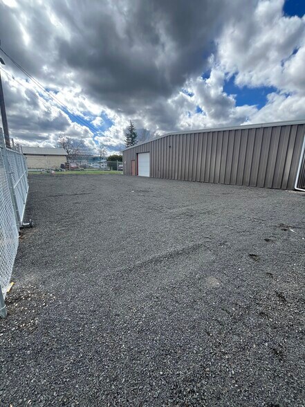 More Photos Of 112 N Stone St, Spokane Service For Lease