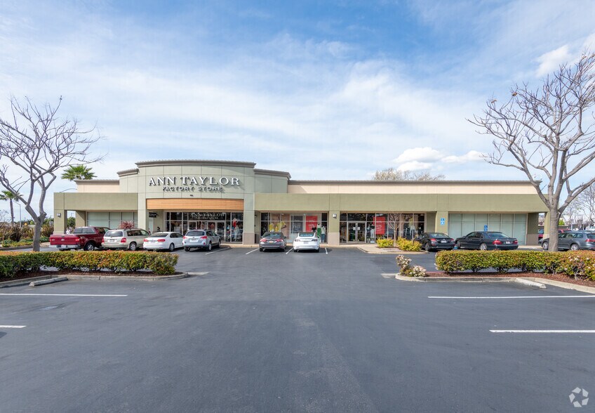 More Photos Of 1245-1299 Marina Blvd, San Leandro Unknown For Lease