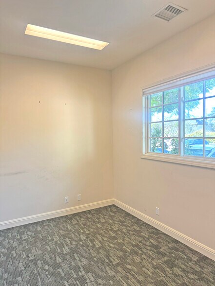 More Photos Of 1715 State St, Santa Barbara Office For Lease