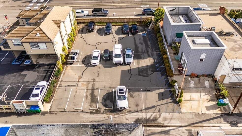 More Photos Of 1400 Glenneyre St, Laguna Beach Storefront Retail Office For Sale