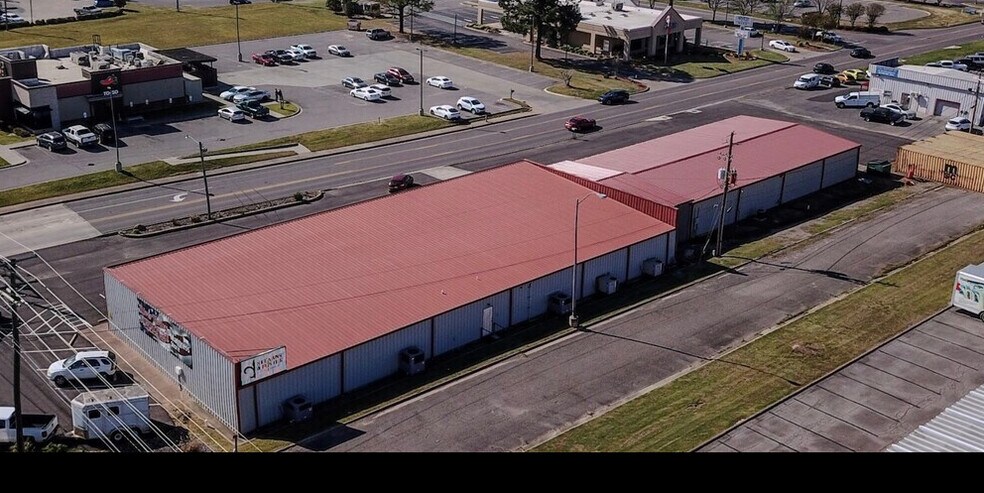 More Photos Of 2805 E Main St, Russellville General Retail For Sale