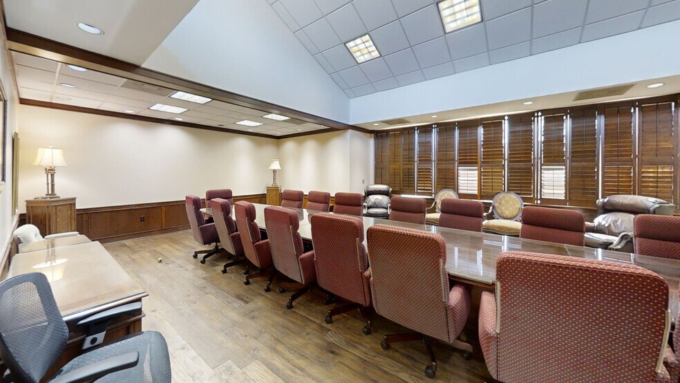 More Photos Of 8701 N Kelley Ave, Oklahoma City Office Residential For Sale